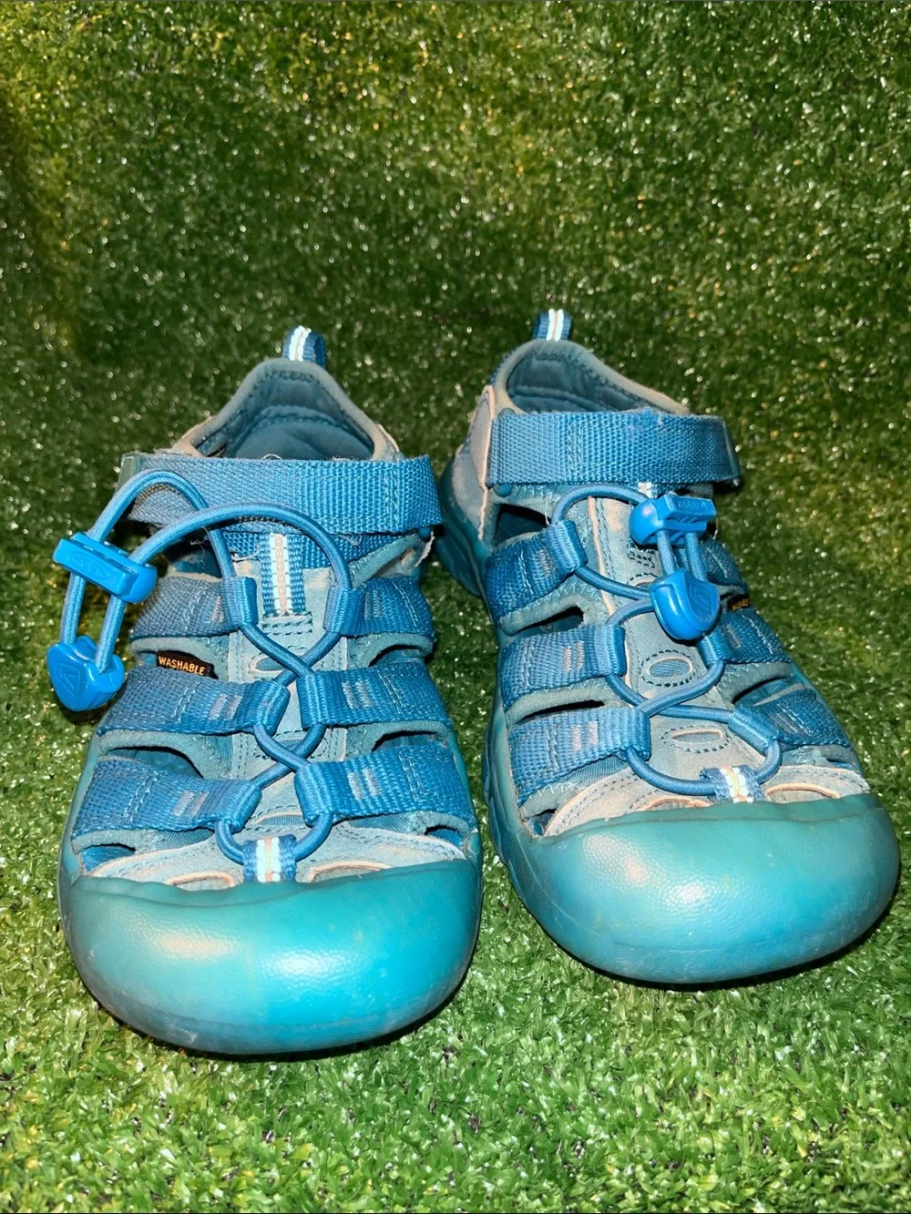 KEEN WASHABLE SANDALS in teal/blue color